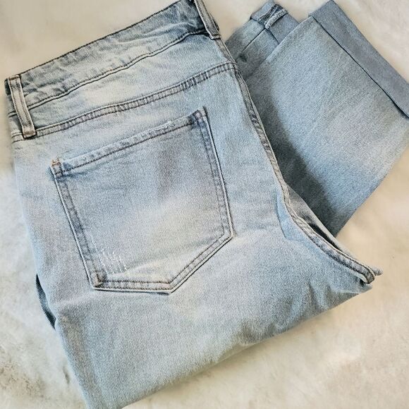 Seven7 Stretch Plus SIZE NWT Distressed Bleach Wash Ankle Jeans - Picture 8 of 13